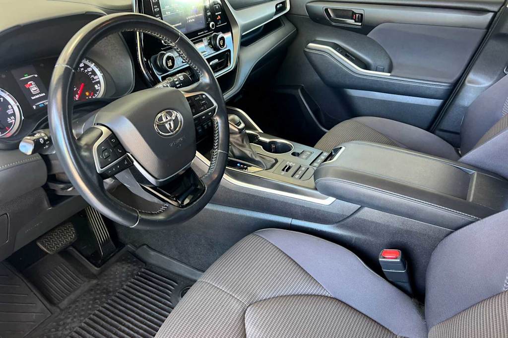 Thumbnail: 2021 Toyota Highlander - 8