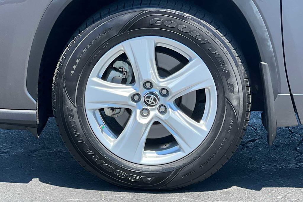 Thumbnail: 2021 Toyota Highlander - 7