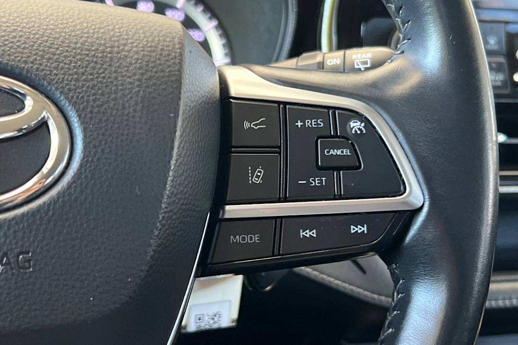 Thumbnail: 2021 Toyota Highlander - 28