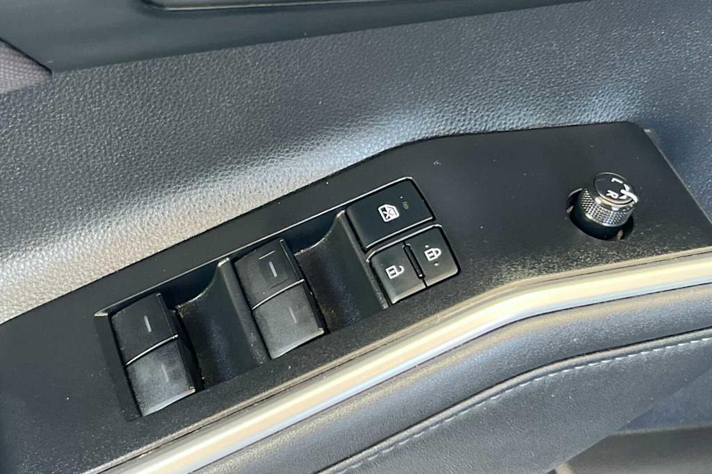 Thumbnail: 2021 Toyota Highlander - 21