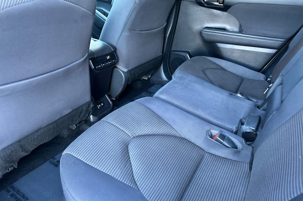 Thumbnail: 2021 Toyota Highlander - 11