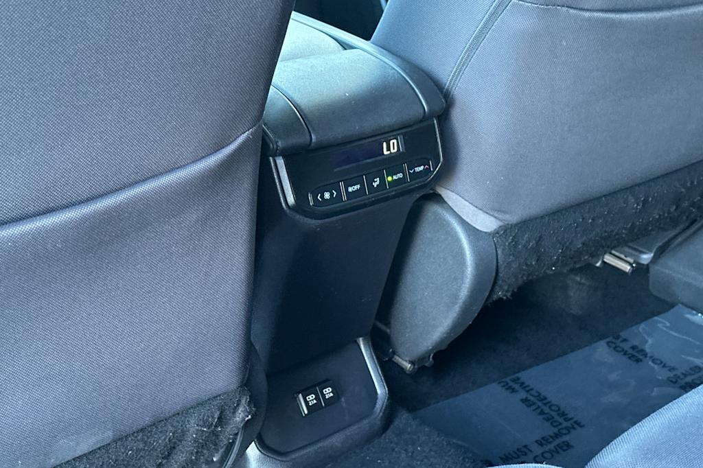 Thumbnail: 2021 Toyota Highlander - 23