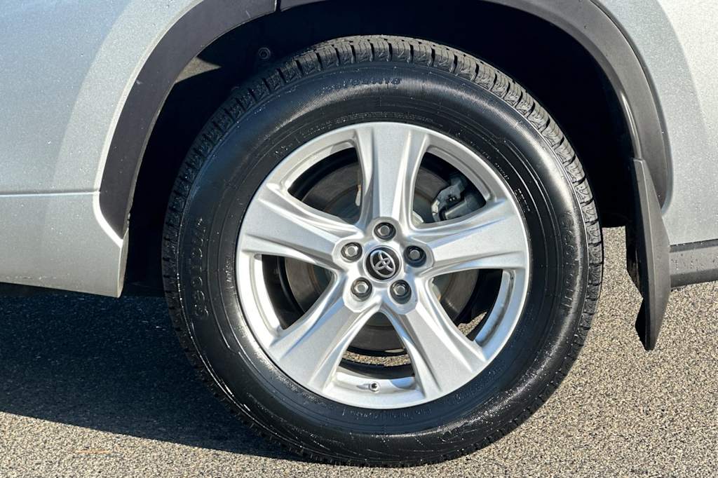Thumbnail: 2021 Toyota Highlander - 8
