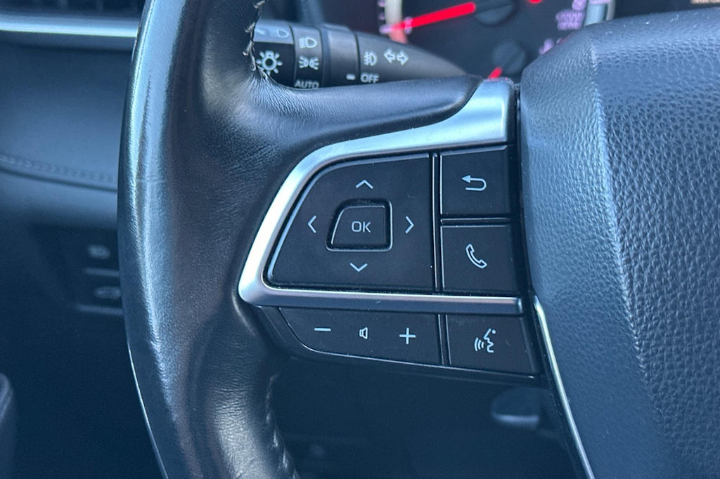 Thumbnail: 2021 Toyota Highlander - 30