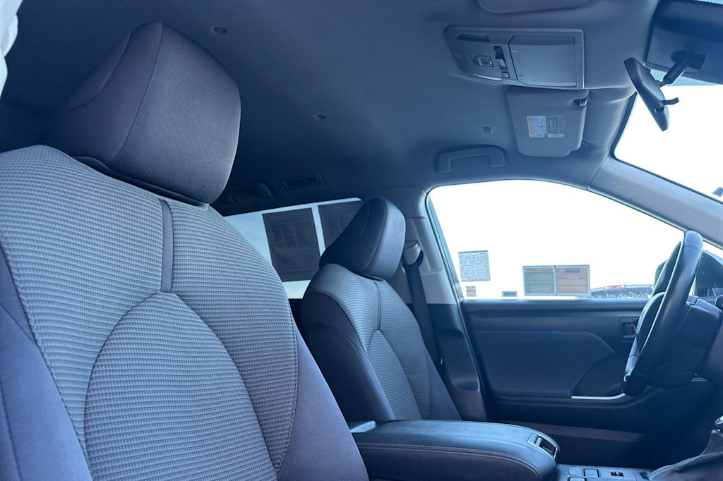 Thumbnail: 2021 Toyota Highlander - 10