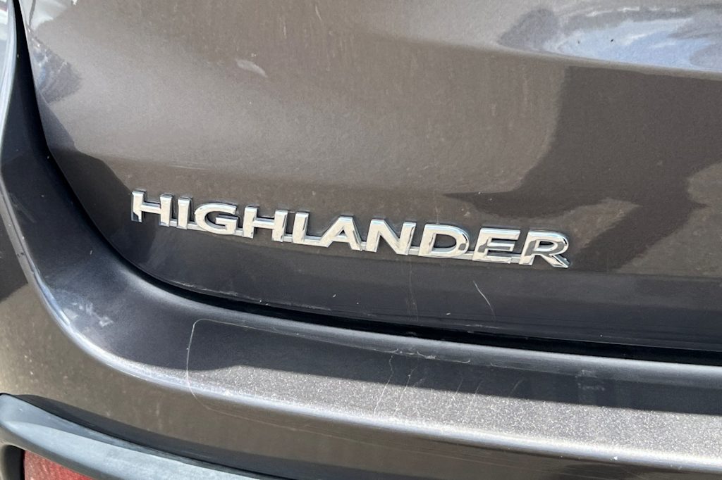 Thumbnail: 2017 Toyota Highlander - 22