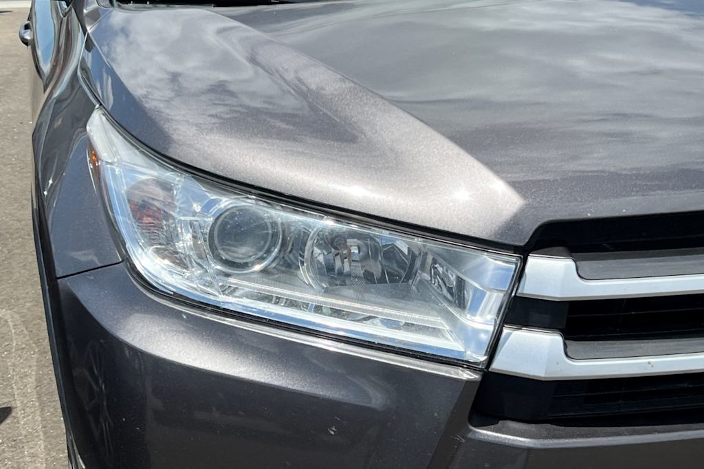 Thumbnail: 2017 Toyota Highlander - 15