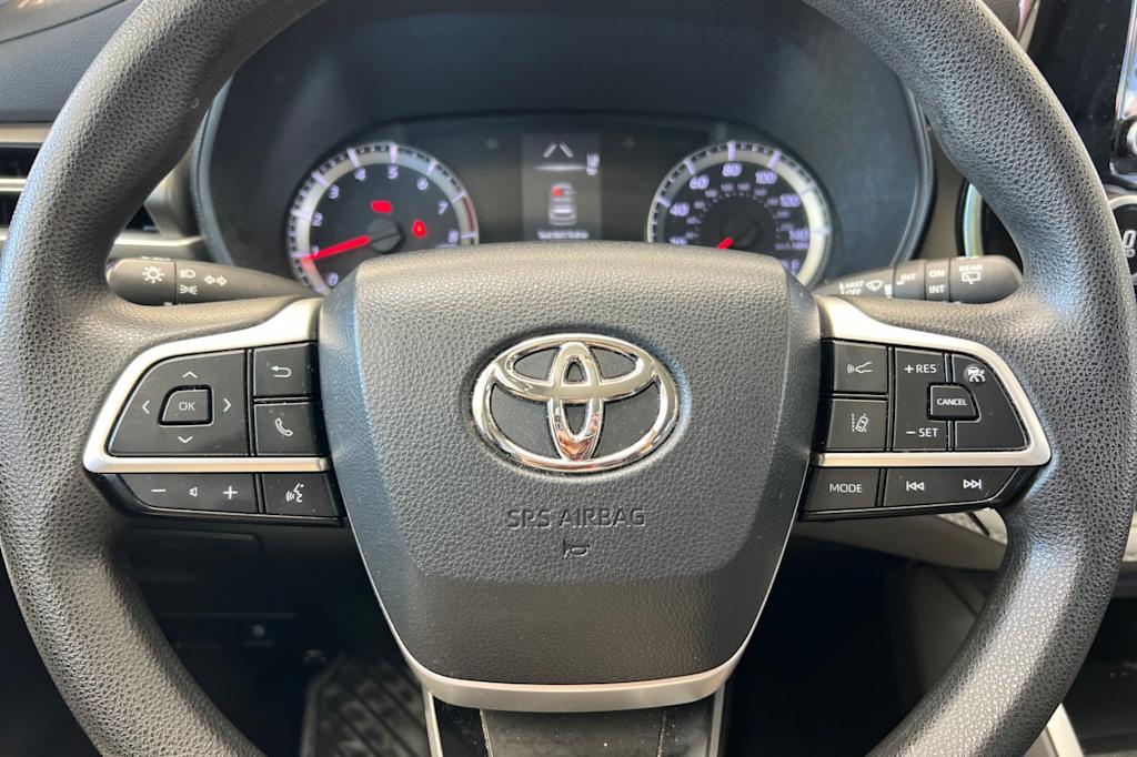 Thumbnail: 2022 Toyota Highlander - 30