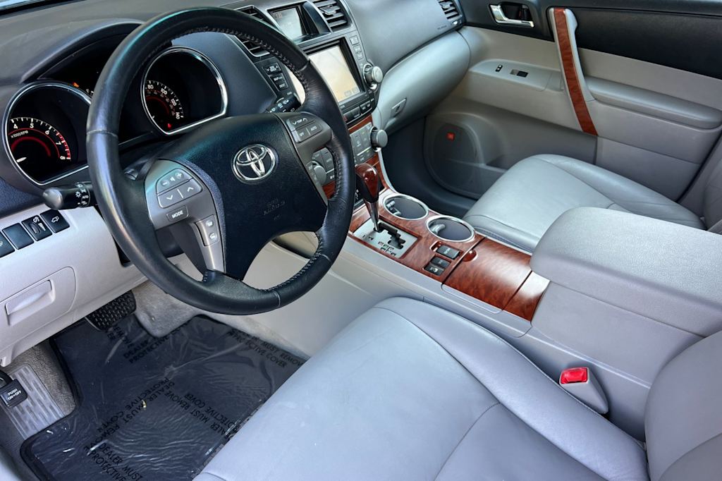 Thumbnail: 2010 Toyota Highlander - 9