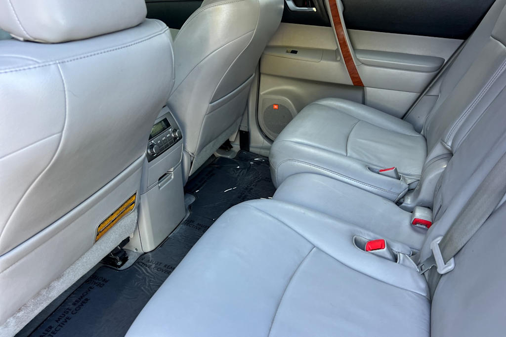 Thumbnail: 2010 Toyota Highlander - 10
