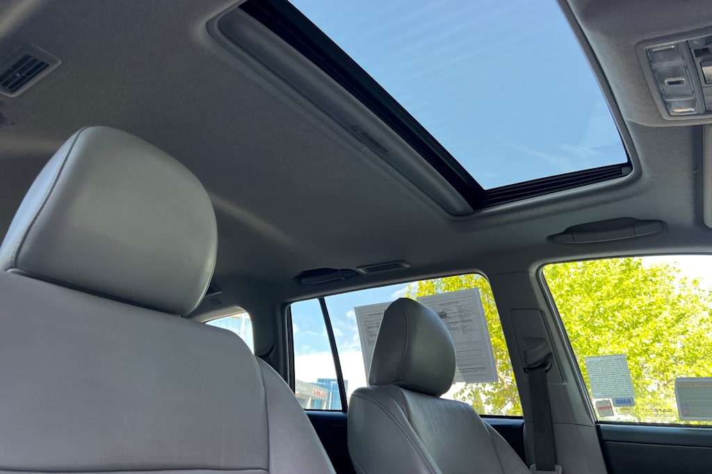 Thumbnail: 2010 Toyota Highlander - 24