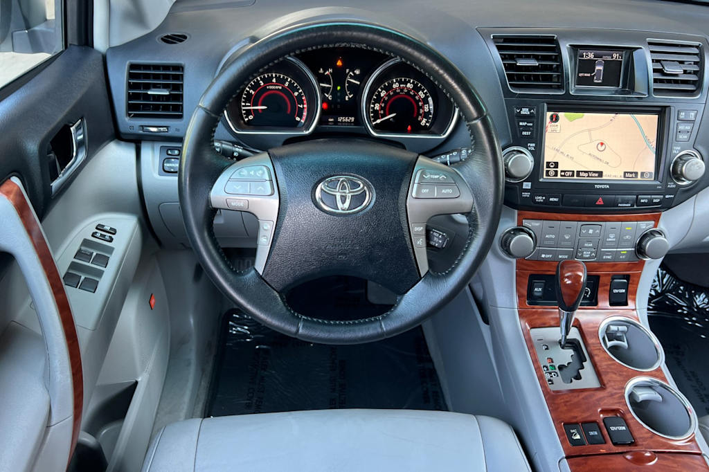 Thumbnail: 2010 Toyota Highlander - 11