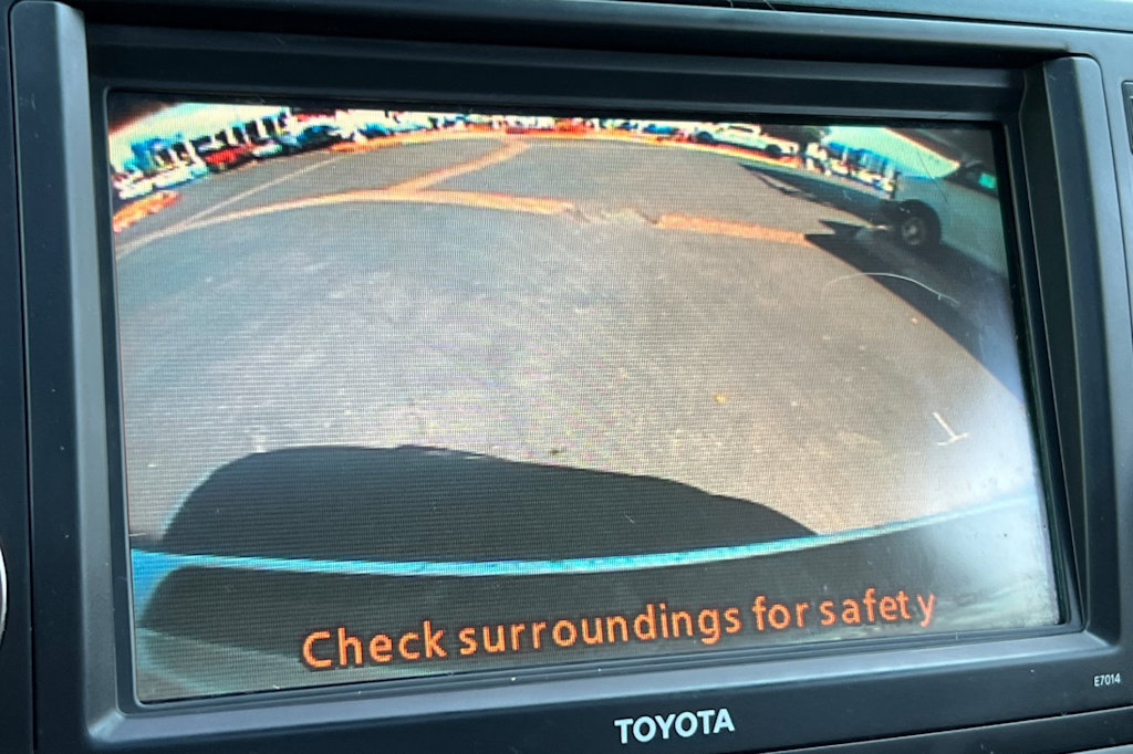 Thumbnail: 2010 Toyota Highlander - 27