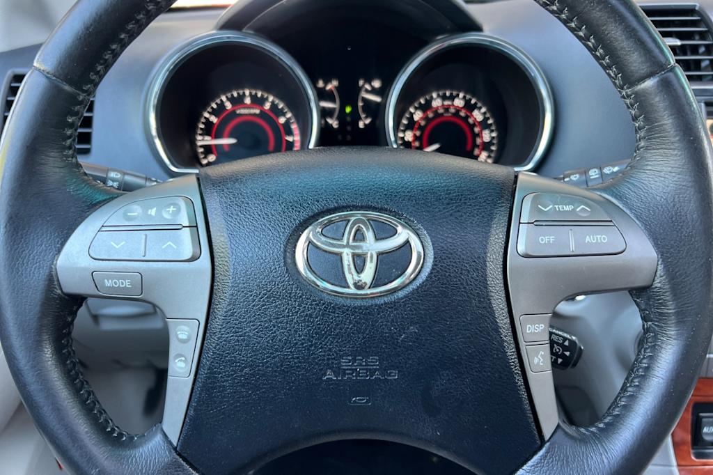 Thumbnail: 2010 Toyota Highlander - 30