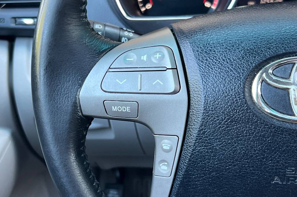 Thumbnail: 2010 Toyota Highlander - 31