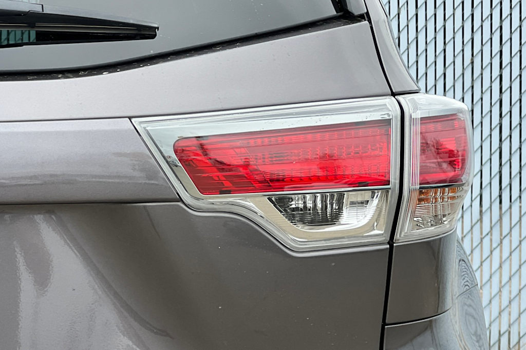 Thumbnail: 2014 Toyota Highlander - 22