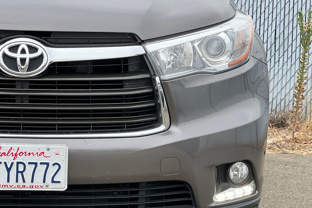 Thumbnail: 2014 Toyota Highlander - 16