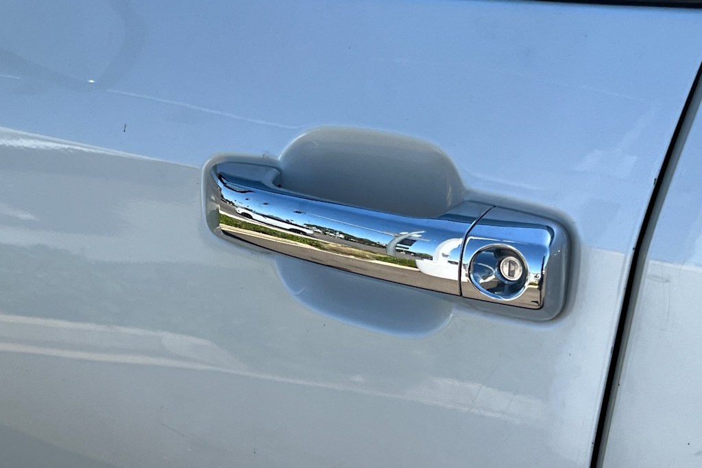 Thumbnail: 2015 Toyota Sequoia - 5