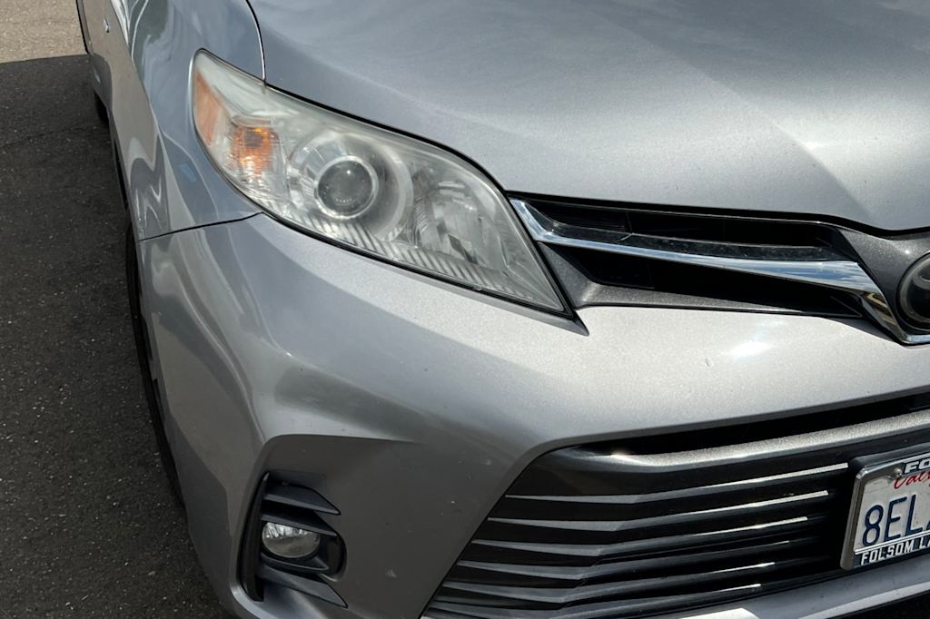 Thumbnail: 2018 Toyota Sienna - 14