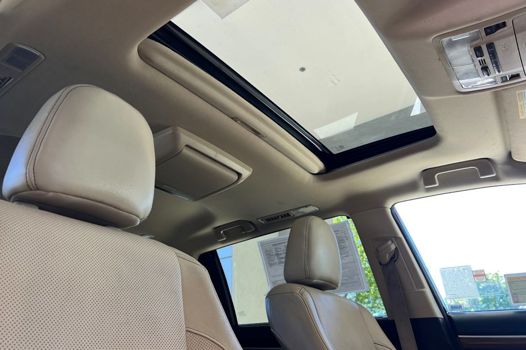 Thumbnail: 2017 Toyota Highlander - 25