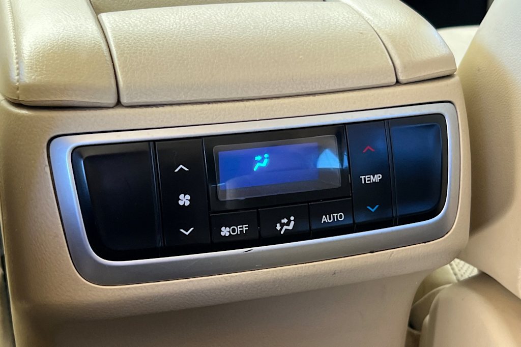 Thumbnail: 2017 Toyota Highlander - 21
