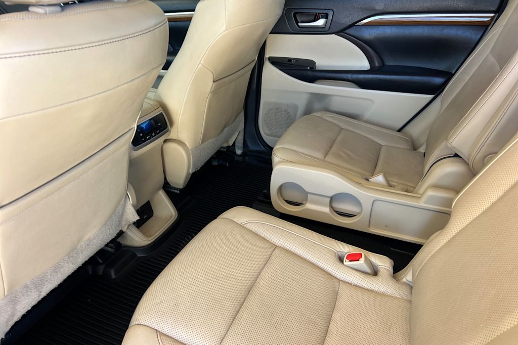 Thumbnail: 2017 Toyota Highlander - 9