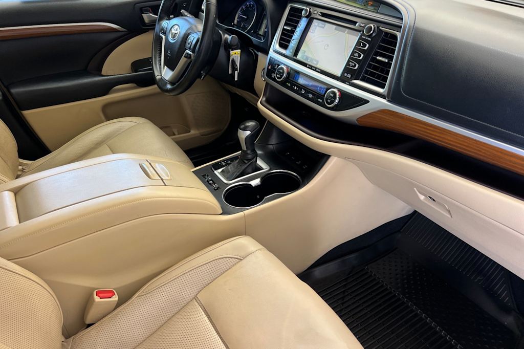 Thumbnail: 2017 Toyota Highlander - 11