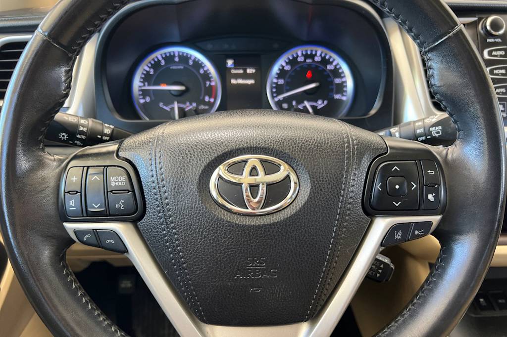 Thumbnail: 2017 Toyota Highlander - 31
