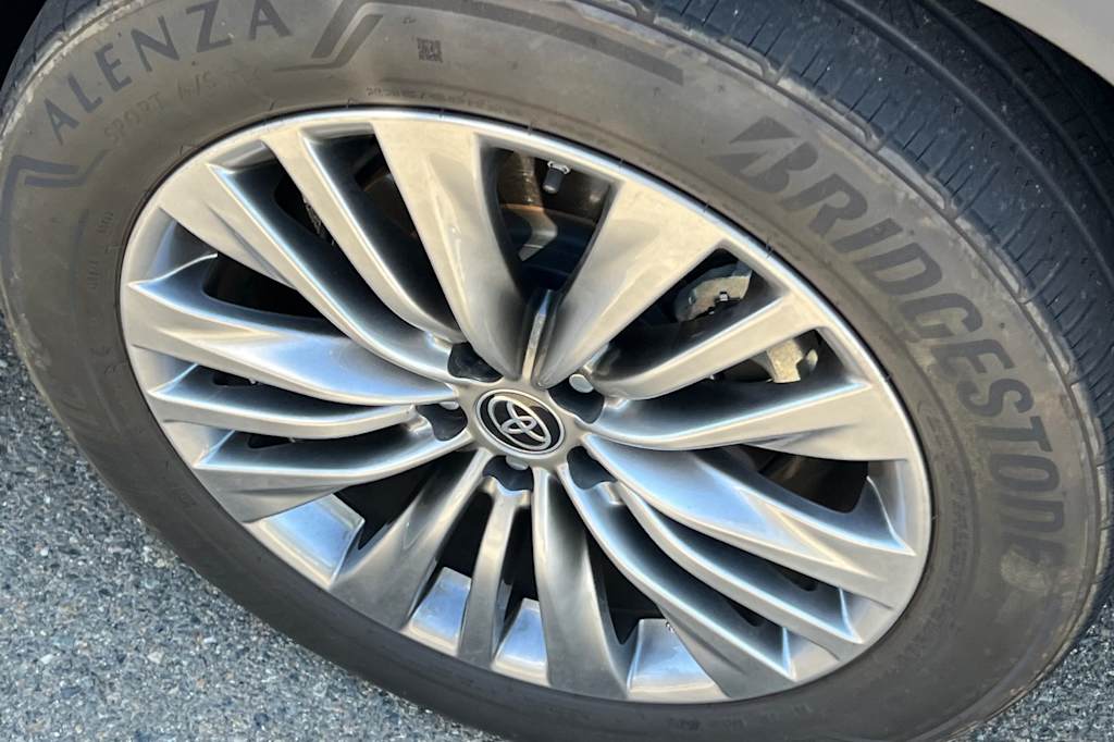 Thumbnail: 2021 Toyota Highlander - 18