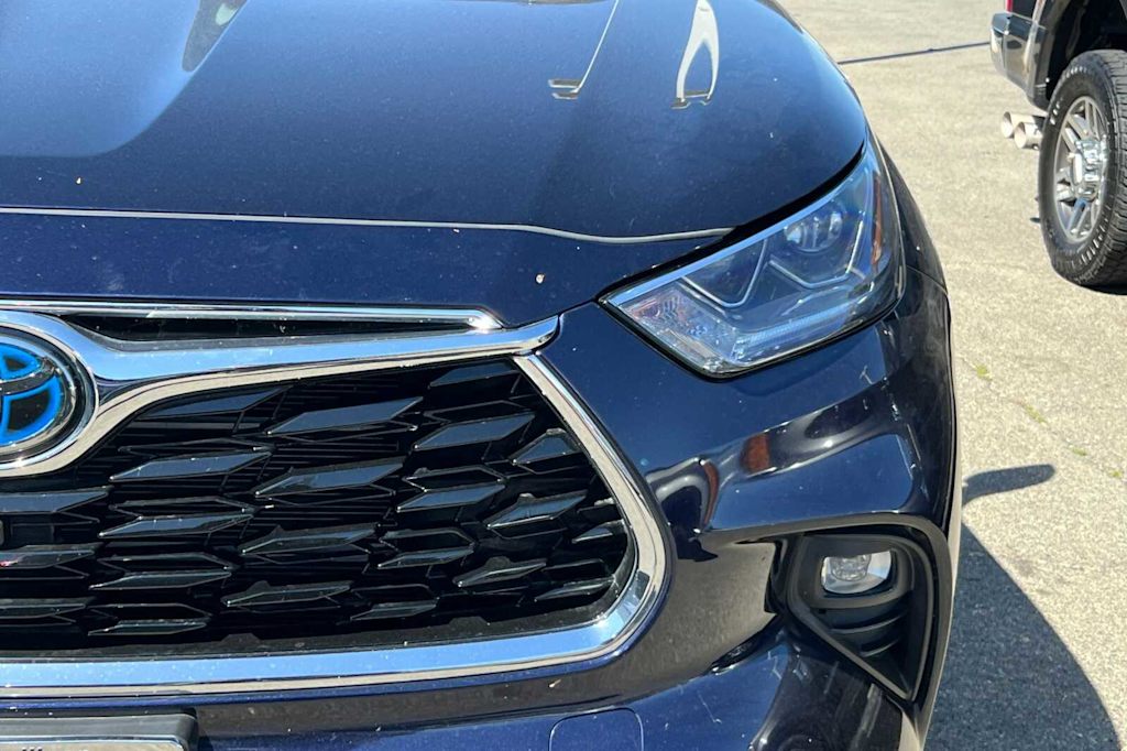 Thumbnail: 2021 Toyota Highlander - 13