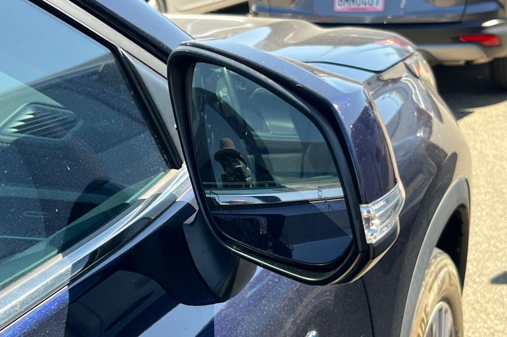 Thumbnail: 2021 Toyota Highlander - 7