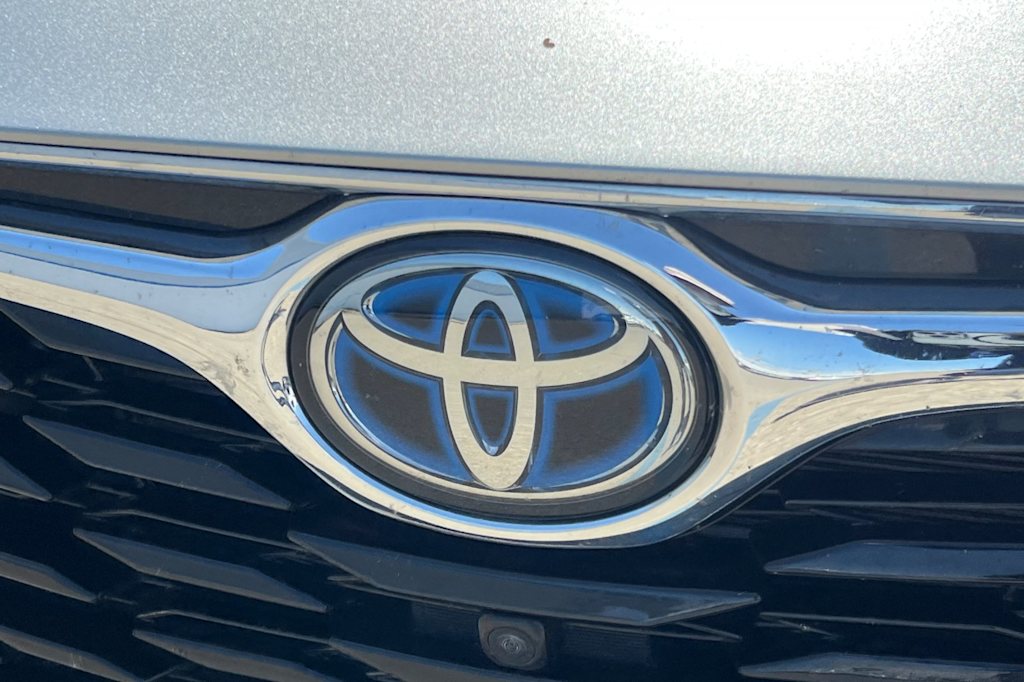 Thumbnail: 2022 Toyota Highlander - 5