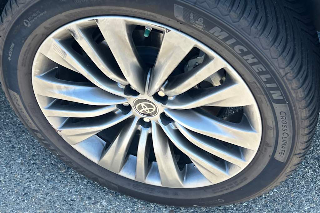 Thumbnail: 2022 Toyota Highlander - 23