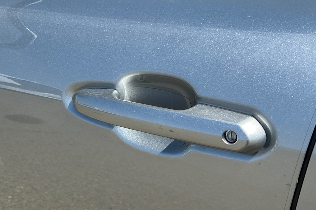 Thumbnail: 2022 Toyota Highlander - 10