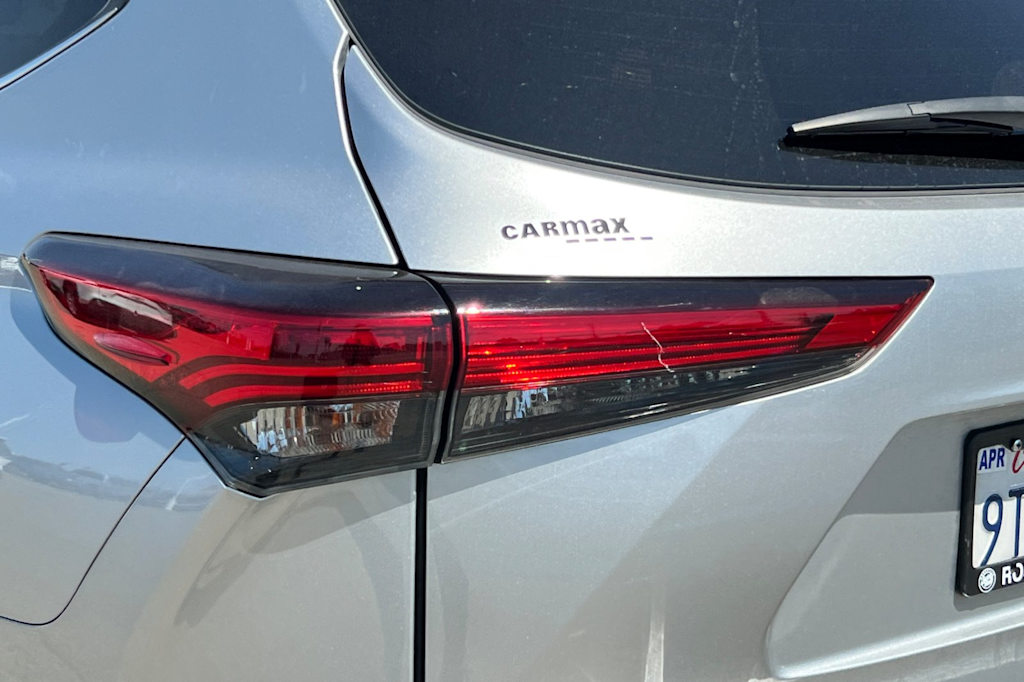 Thumbnail: 2022 Toyota Highlander - 21