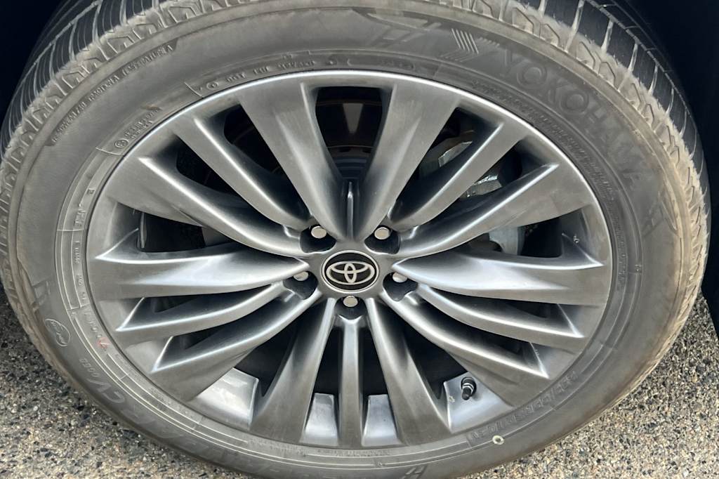 Thumbnail: 2021 Toyota Highlander - 16
