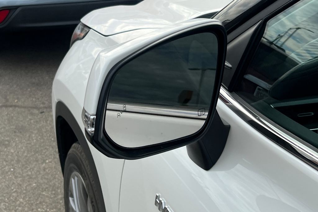 Thumbnail: 2021 Toyota Highlander - 11