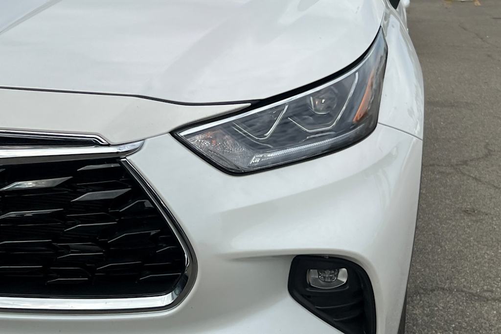 Thumbnail: 2021 Toyota Highlander - 12