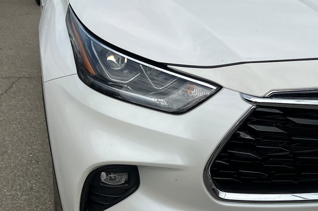Thumbnail: 2021 Toyota Highlander - 15