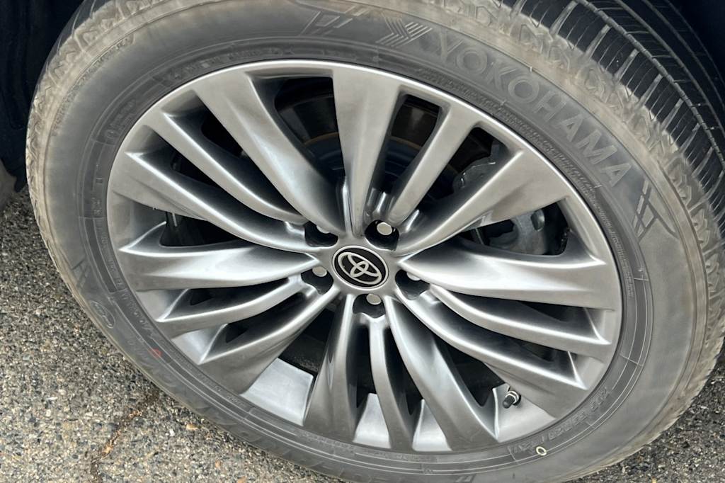 Thumbnail: 2021 Toyota Highlander - 23