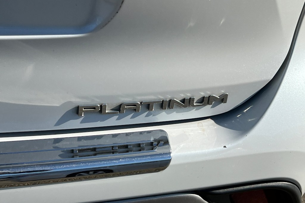 Thumbnail: 2023 Toyota Highlander - 22