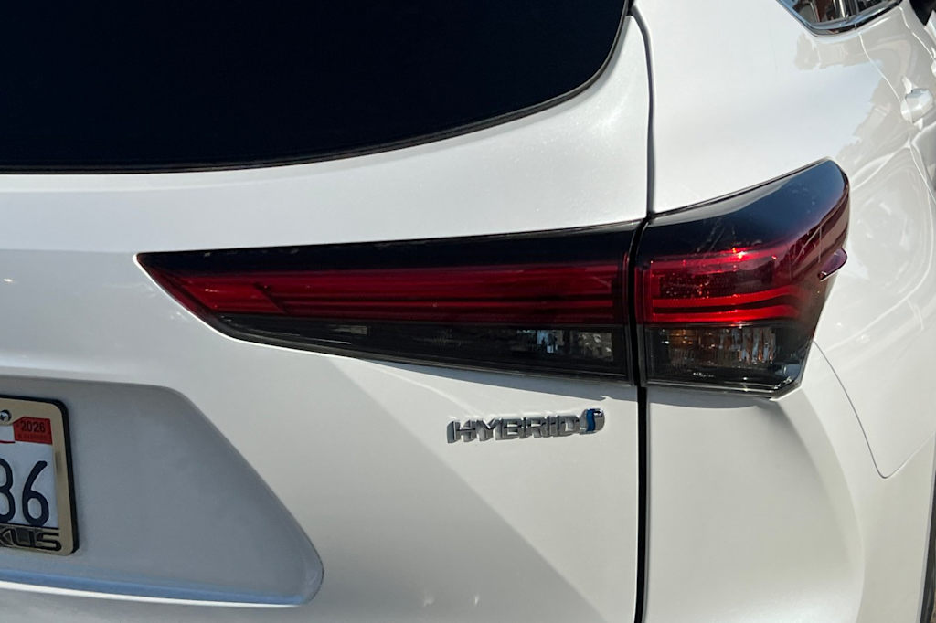 Thumbnail: 2023 Toyota Highlander - 19