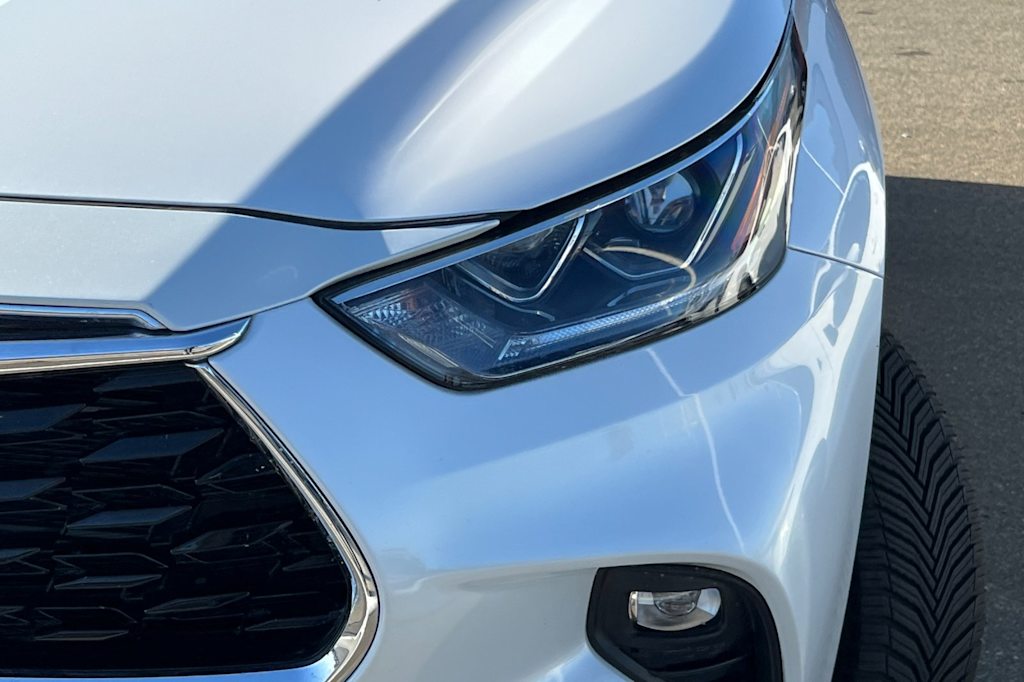 Thumbnail: 2023 Toyota Highlander - 14