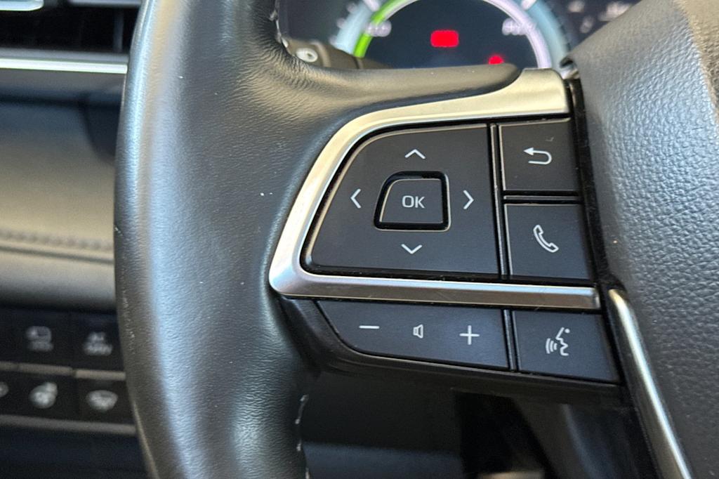 Thumbnail: 2021 Toyota Highlander - 31