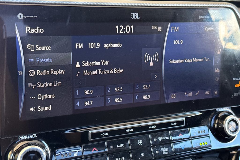 Thumbnail: 2021 Toyota Highlander - 13