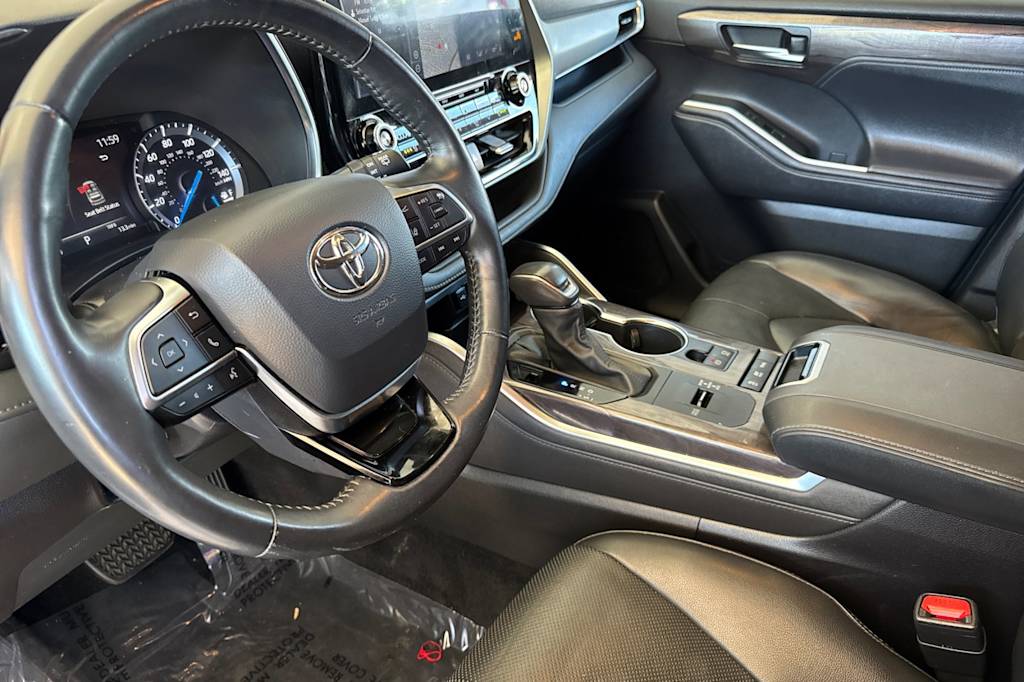 Thumbnail: 2021 Toyota Highlander - 9