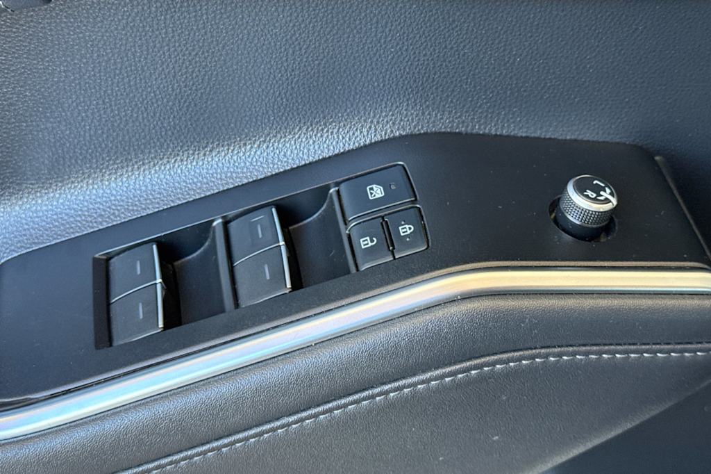 Thumbnail: 2021 Toyota Highlander - 22