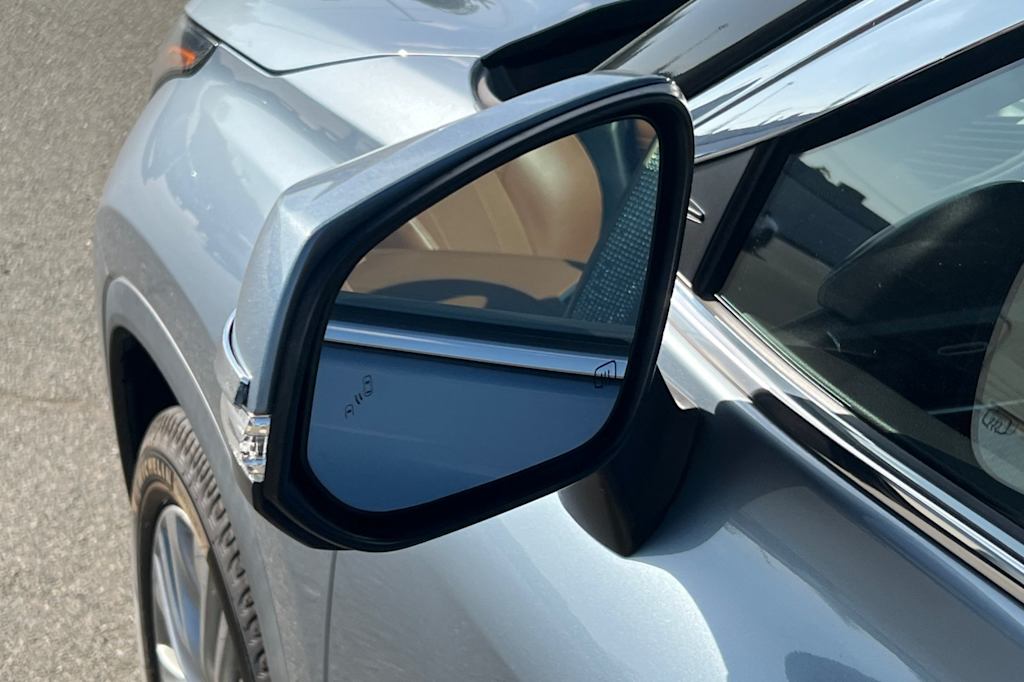 Thumbnail: 2021 Toyota Highlander - 14