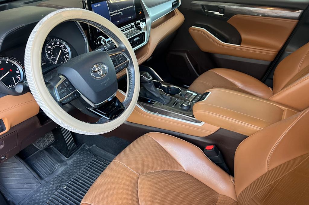 Thumbnail: 2021 Toyota Highlander - 2
