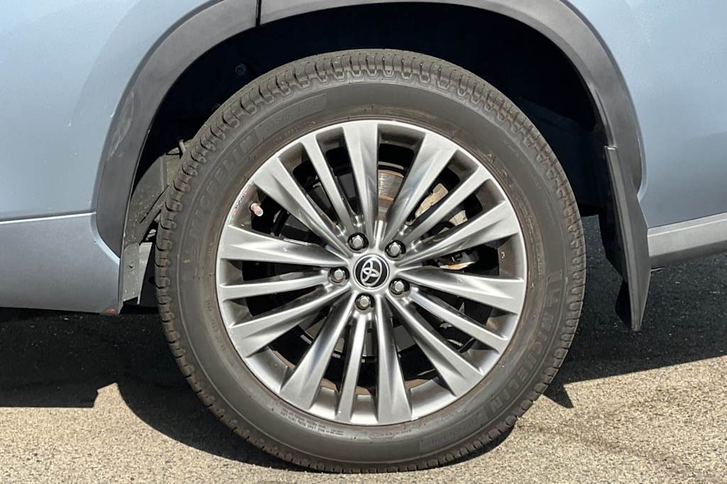 Thumbnail: 2021 Toyota Highlander - 26